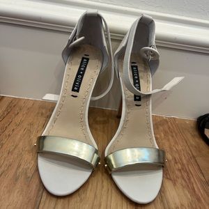 Alice and Olivia Heel, 7.5 silver and white